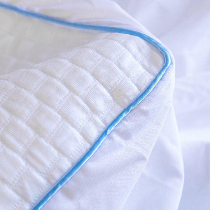 Close of edging and detail of the Bedface Artic Cooling Mattress protector