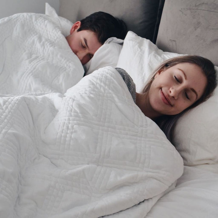 Hush All Season Weighted Blanket 2-in-1 Bundle